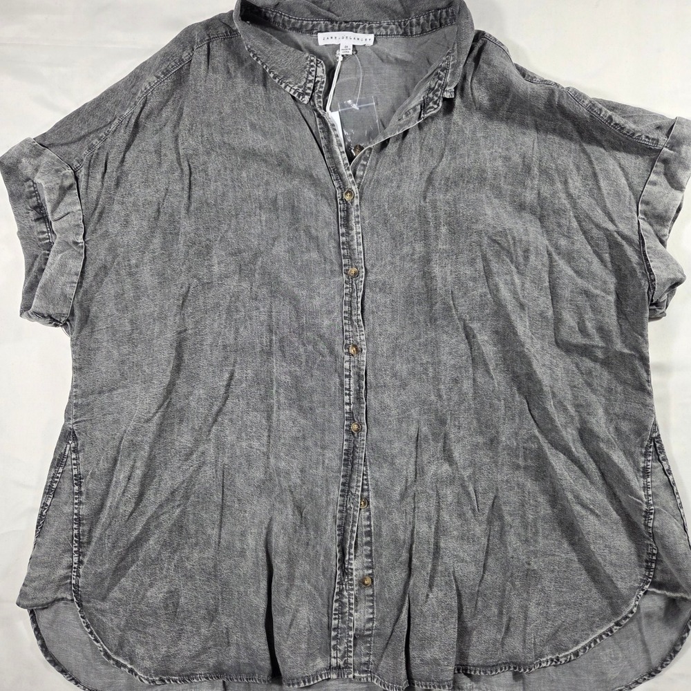 Jane + Delancey Womens 2X Gray Acid Wash Short Sleeve Button Down Shirt NWT